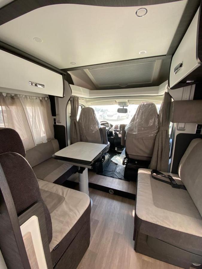 Magnifica Autocaravana Adria Matrix Axess 670Sl Granada Eksteriør billede