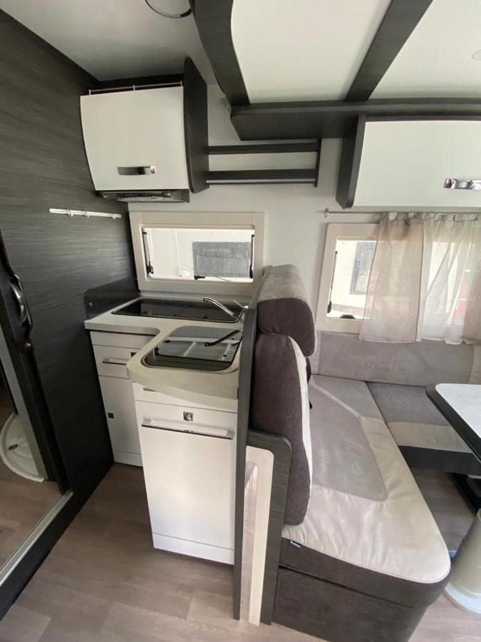 Magnifica Autocaravana Adria Matrix Axess 670Sl Granada Eksteriør billede